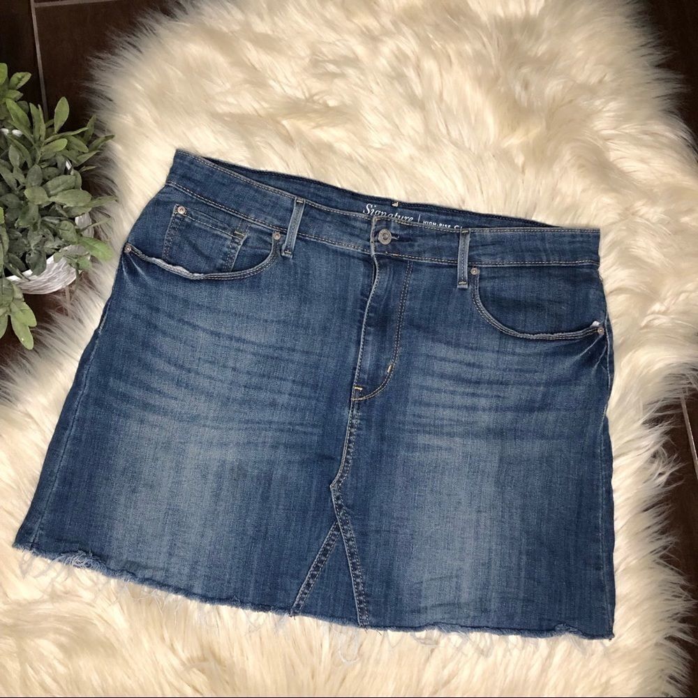 Levi’s denim high rise skirt sz 12